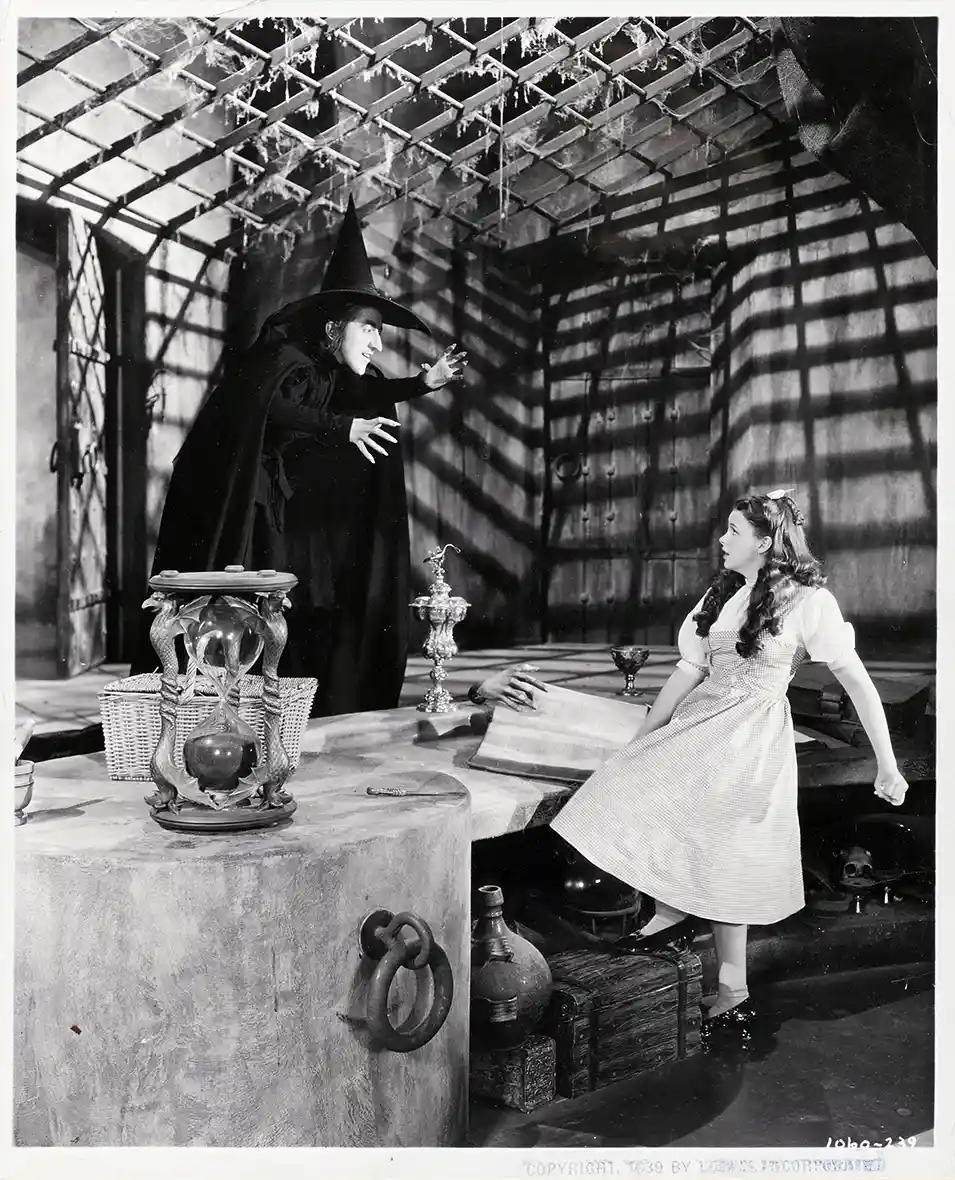 The Wizard of Oz | Movie Poster | Dorothy & Wicked Witch Hourglass Still