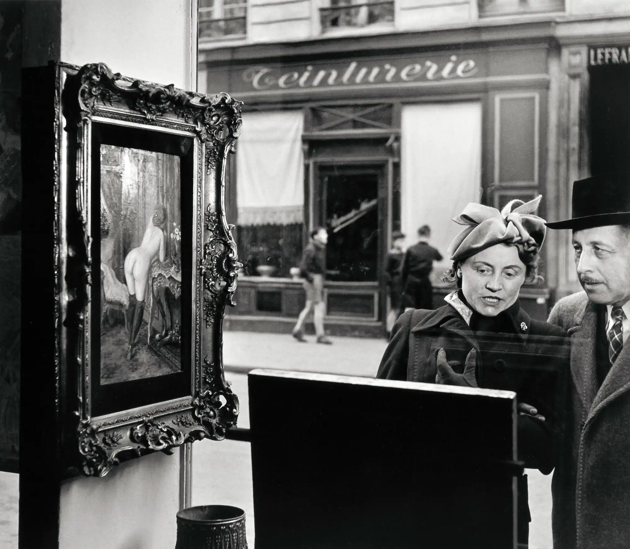 Robert Doisneau print — Un Regard Oblique 1948, Paris street photo vintage French photography print