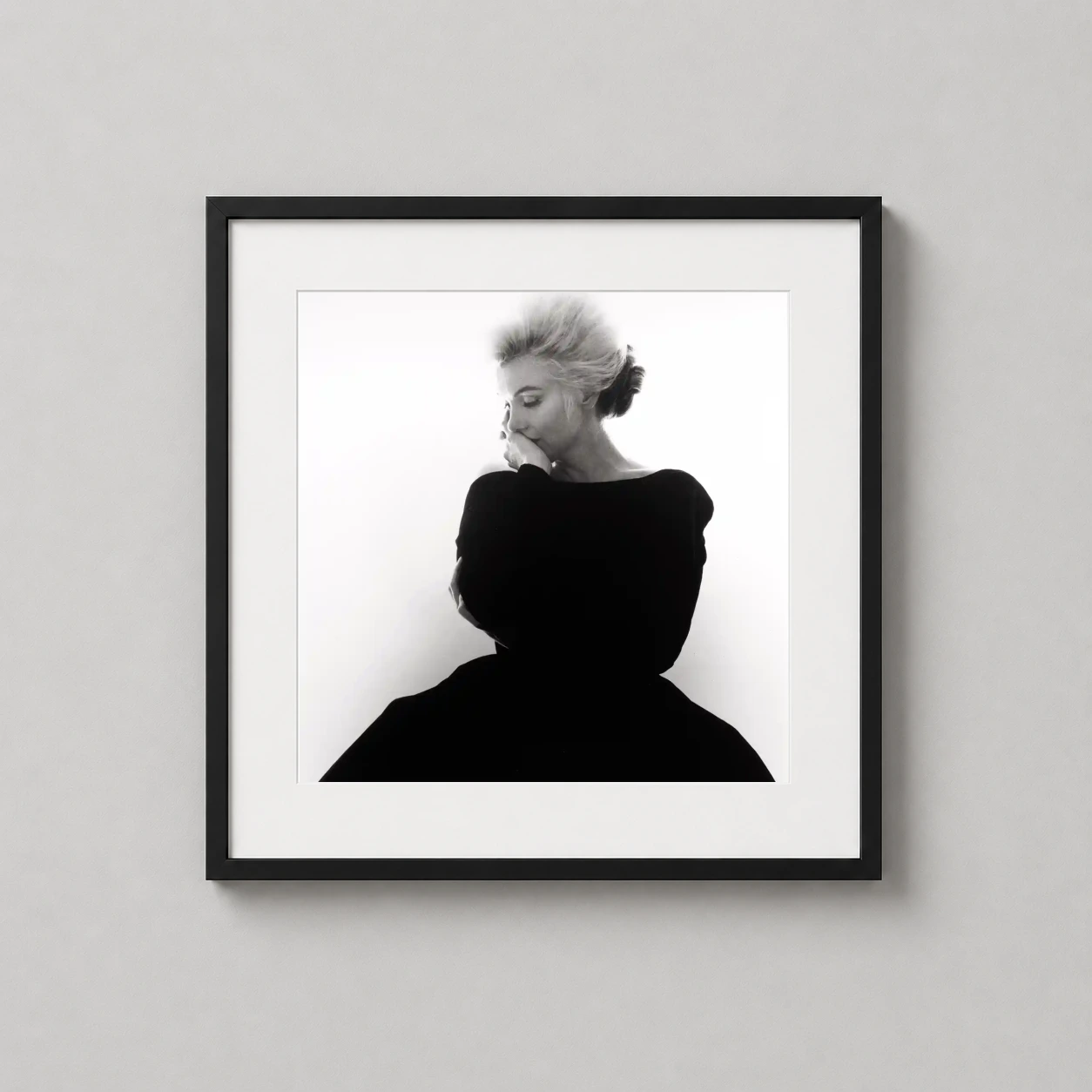 Marilyn Monroe Dior Bert — high-contrast black and white photograph of Marilyn Monroe in a black