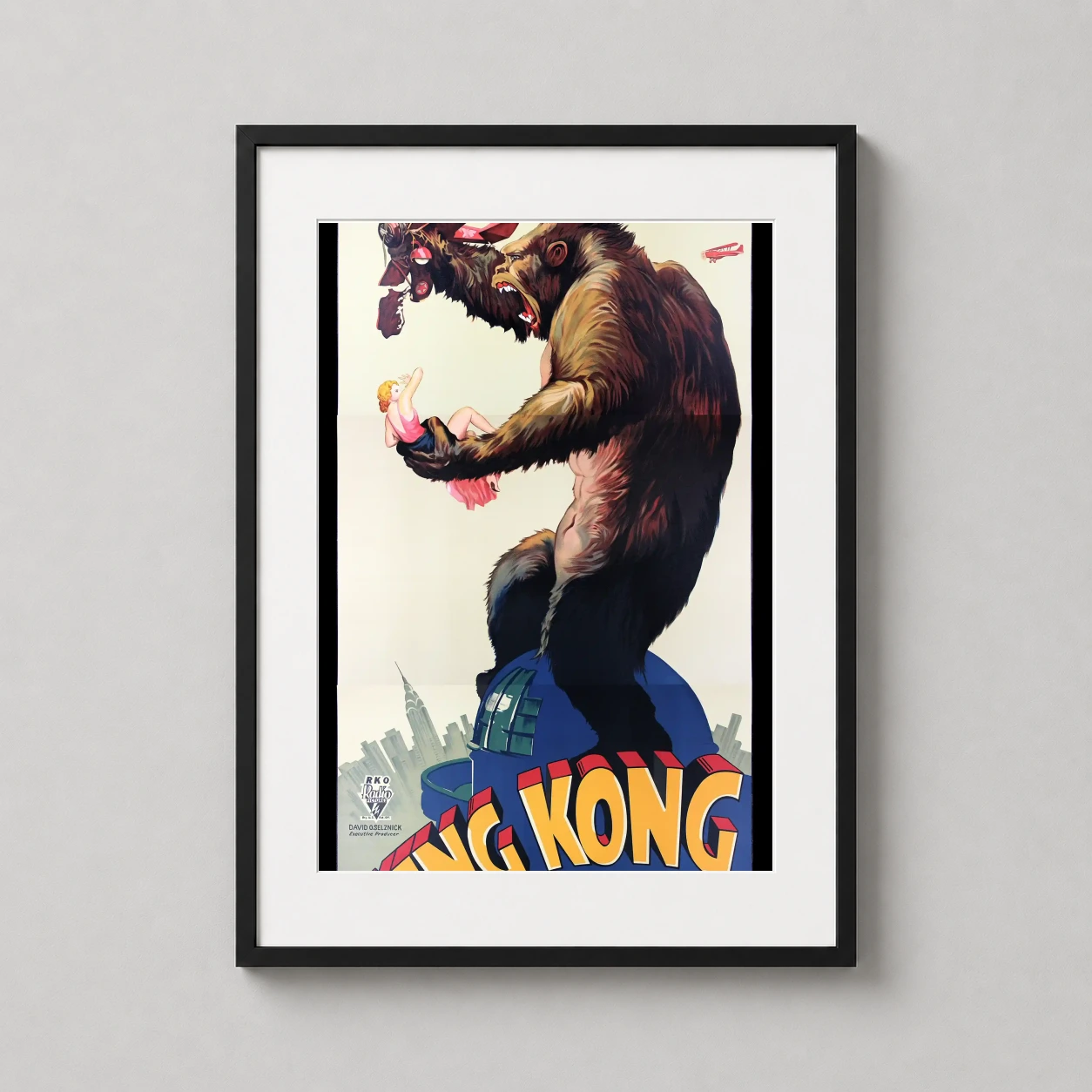 King Kong 1933 Empire — this 1933 King Kong illustration features the giant ape atop the Empire