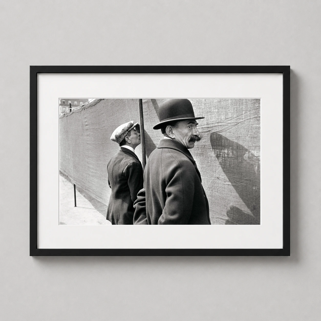 Henri Cartier-bresson Brussels 1932 — candid 1932 black and white photograph by Henri Cartier-Bresson showing