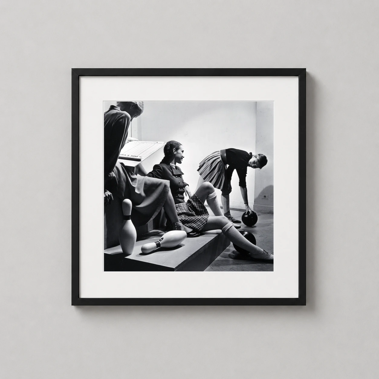 Genevieve Naylor — genevieve Naylor Bowling Fashion Study lands as a fashion photography
