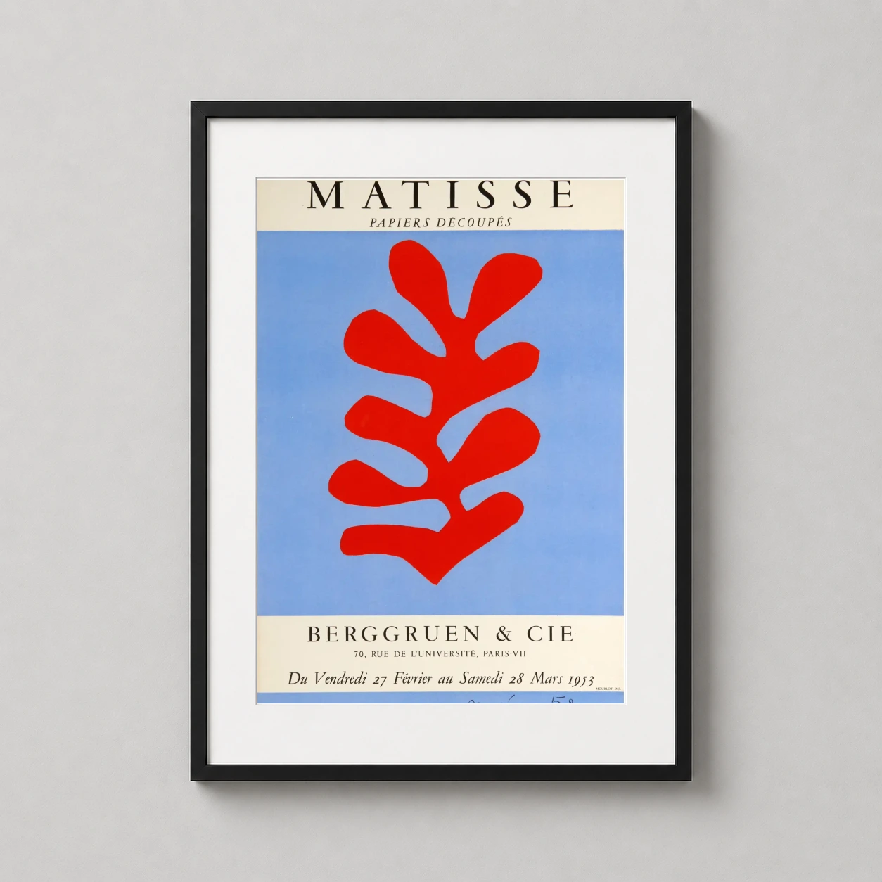 Matisse Papiers Decoupes Seaweed — vibrant red seaweed cutout silhouette centered on a cornflower blue