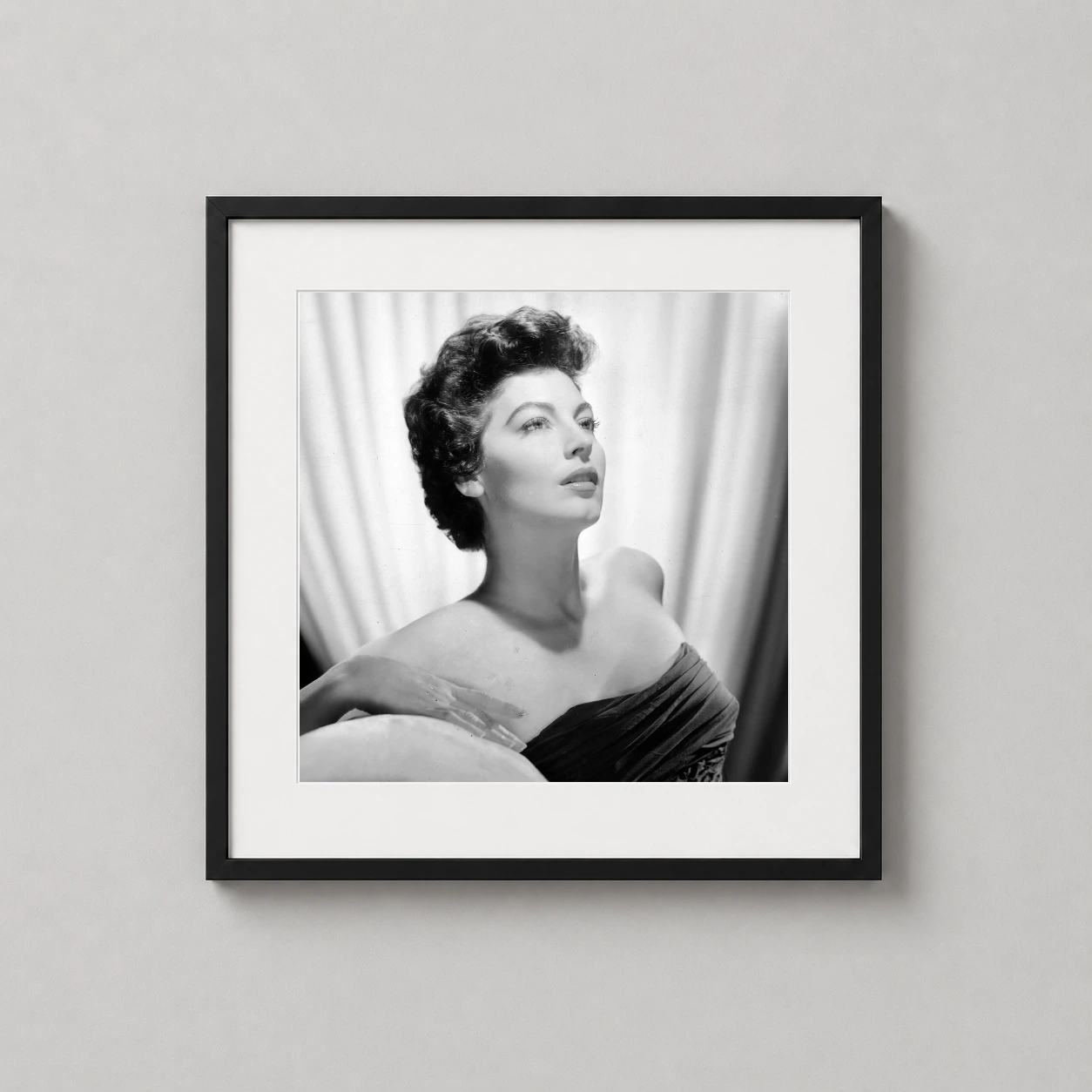 Ava Gardner Virgil Apger — high-contrast black and white portrait of Ava Gardner by Virgil Apger