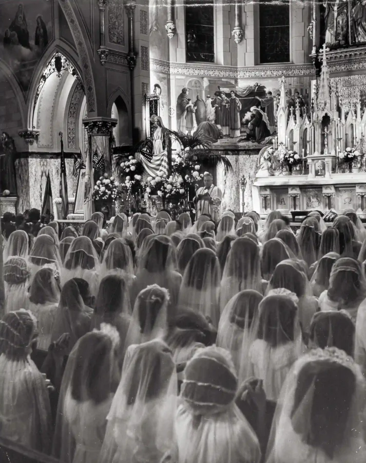 Alfred Eisenstaedt poster showing a Holy Communion scene photographed around 1944.