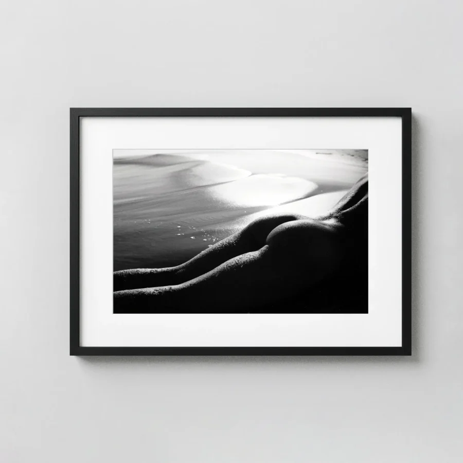 Nu De La Vogue 1971 displayed as a framed wall mockup