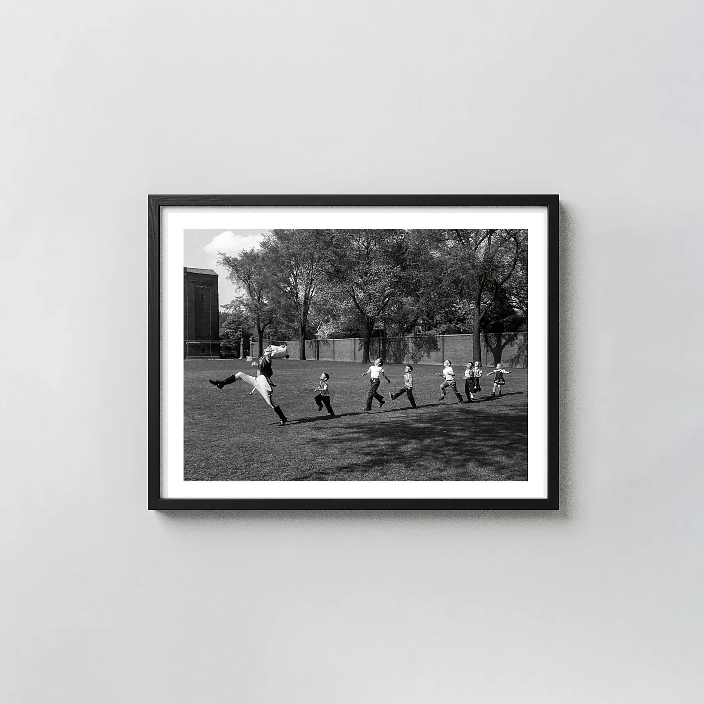 Alfred Eisenstaedt Art Photography Poster Drum Major & Children Black & White - photography wall art print